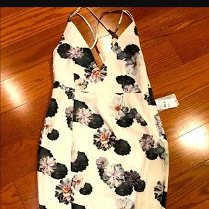 Missguided NWT size 8 White Blue Floral Midi Dress